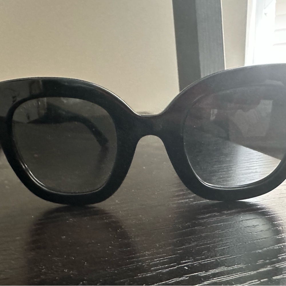 Gucci Black Oversized Sunglasses - Picture 1 of 4